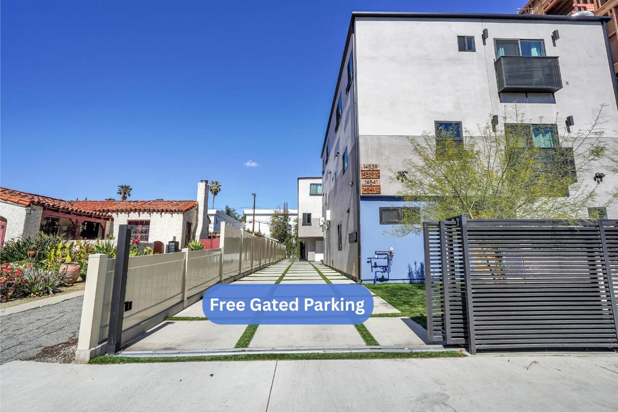 Luxurious Townhome W/3 Master Suites Gated Parking Лос-Анджелес Екстер'єр фото