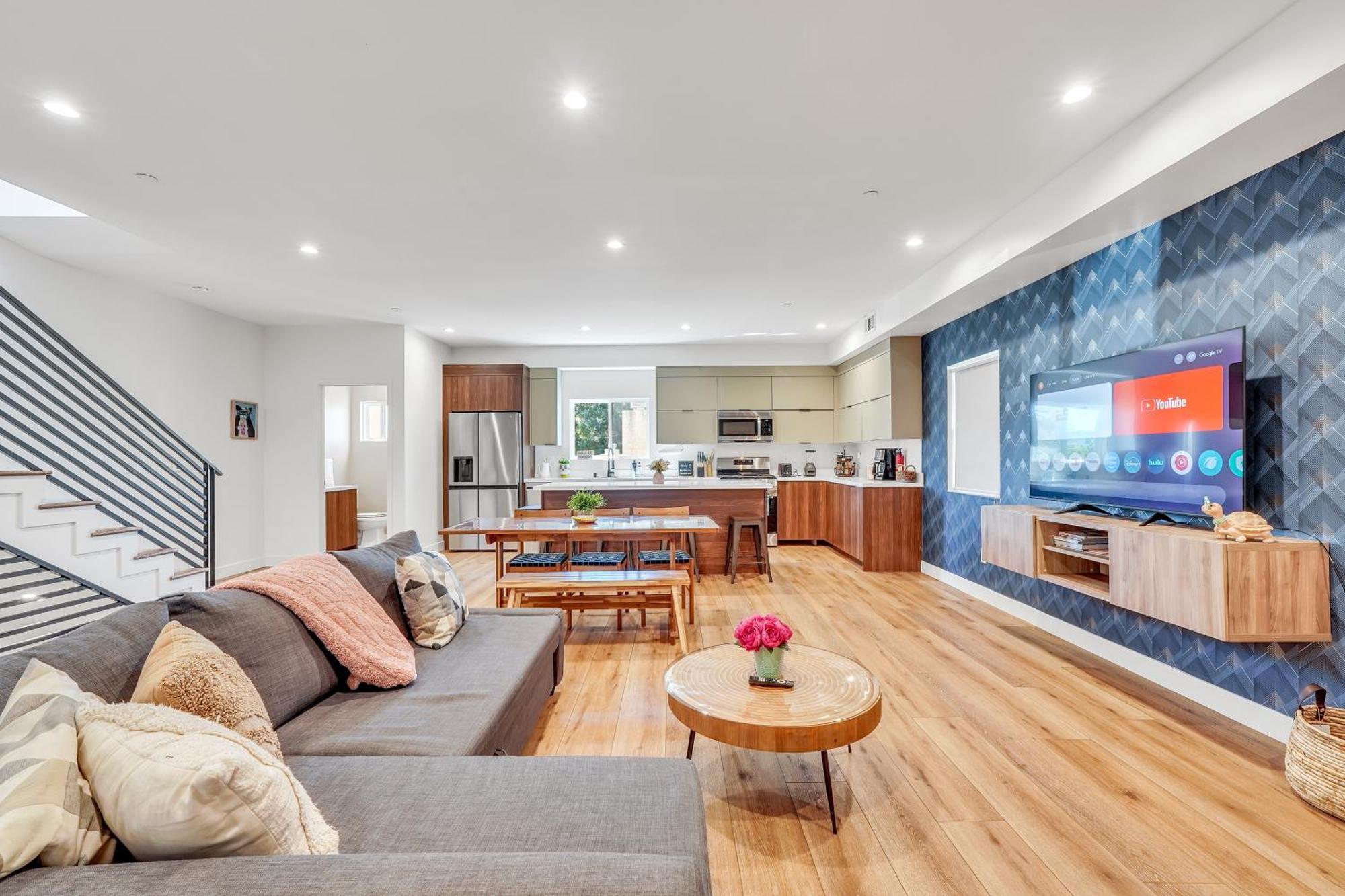 Luxurious Townhome W/3 Master Suites Gated Parking Лос-Анджелес Екстер'єр фото